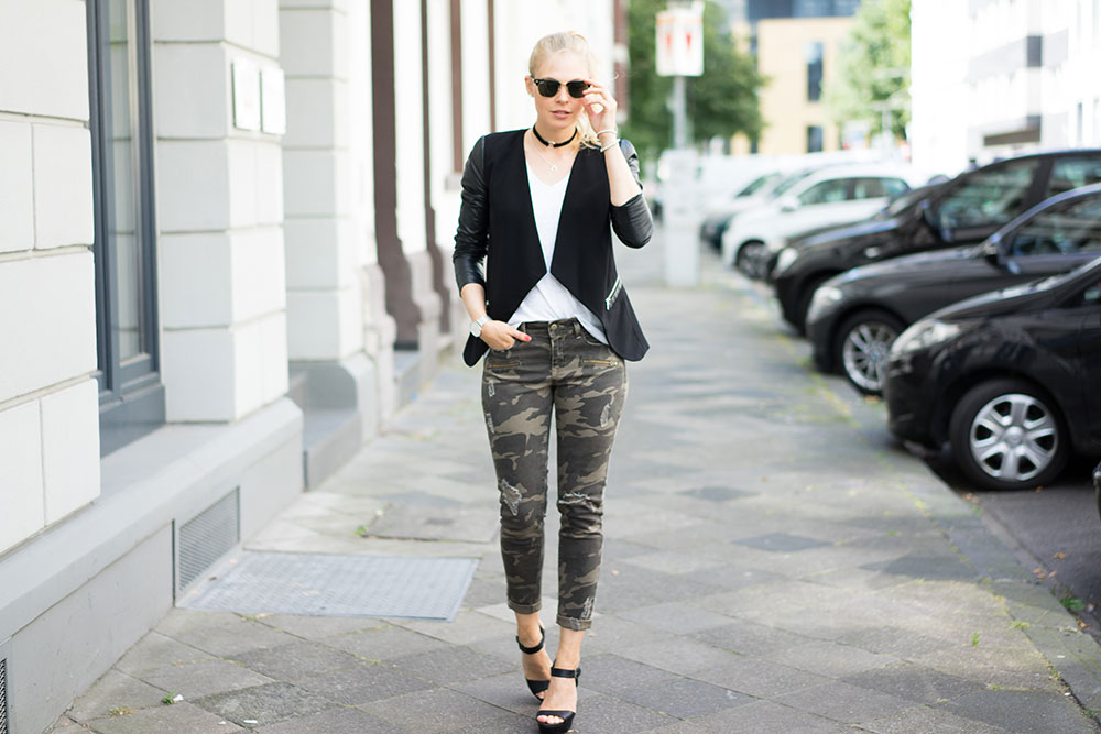 camouflage-damen-outfit
