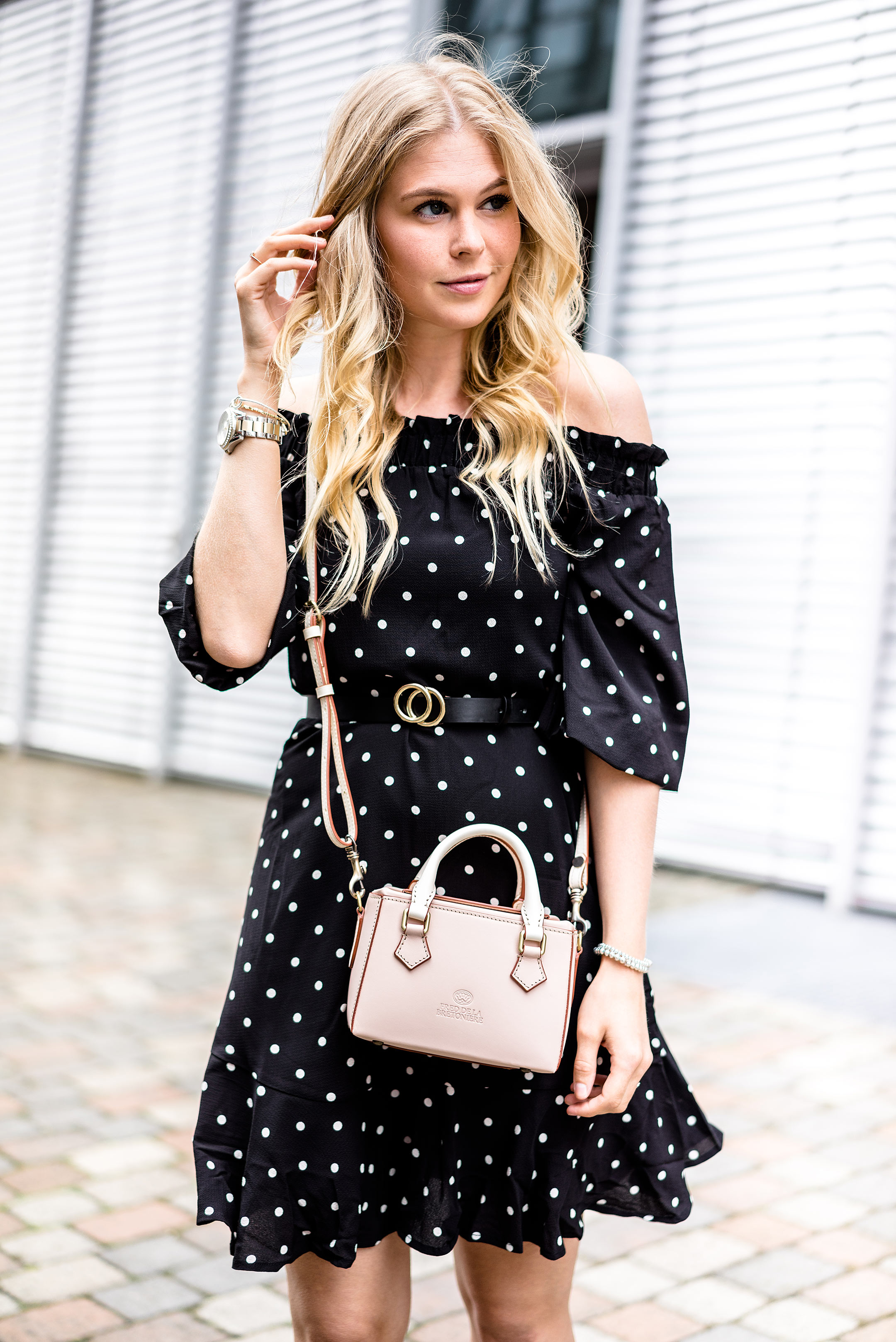 Outfit Sommer Streetstyle Fashion Bloggerin Sunnyinga Polka Dots