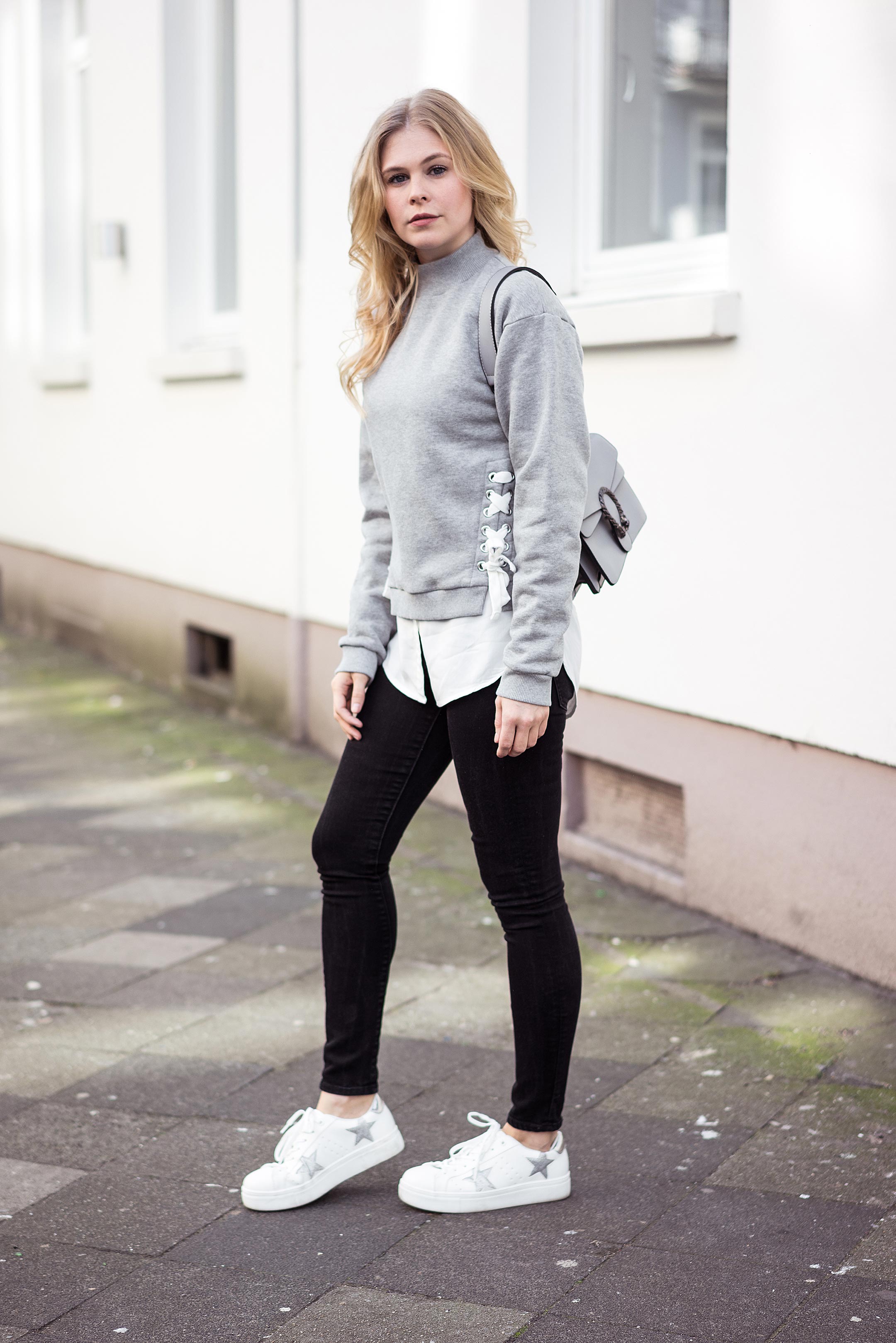 Sunnyinga Sweatshirt Pullover Schnürung Outfit Frühling Fashionblog Düsseldorf